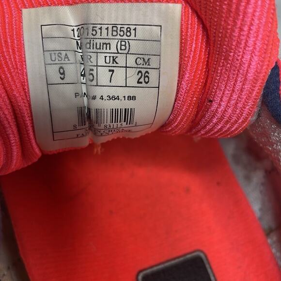 Brooks Adrenaline GTS 14 White, Silver and Pink Running shoe Size 9 - Picture 5 of 5